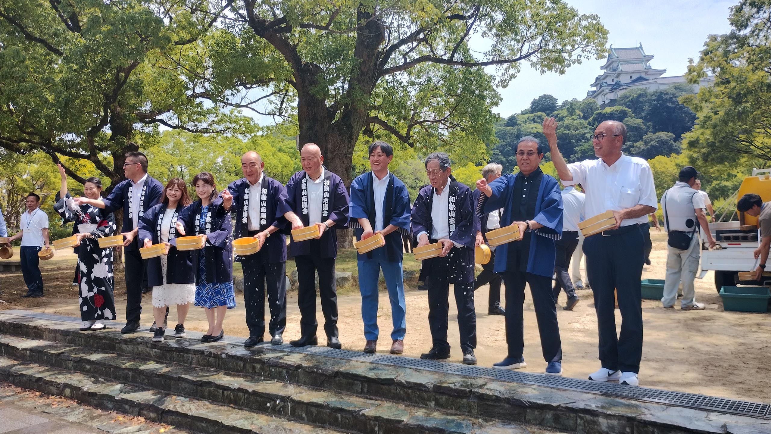 打ち水大作戦 in 和歌山城